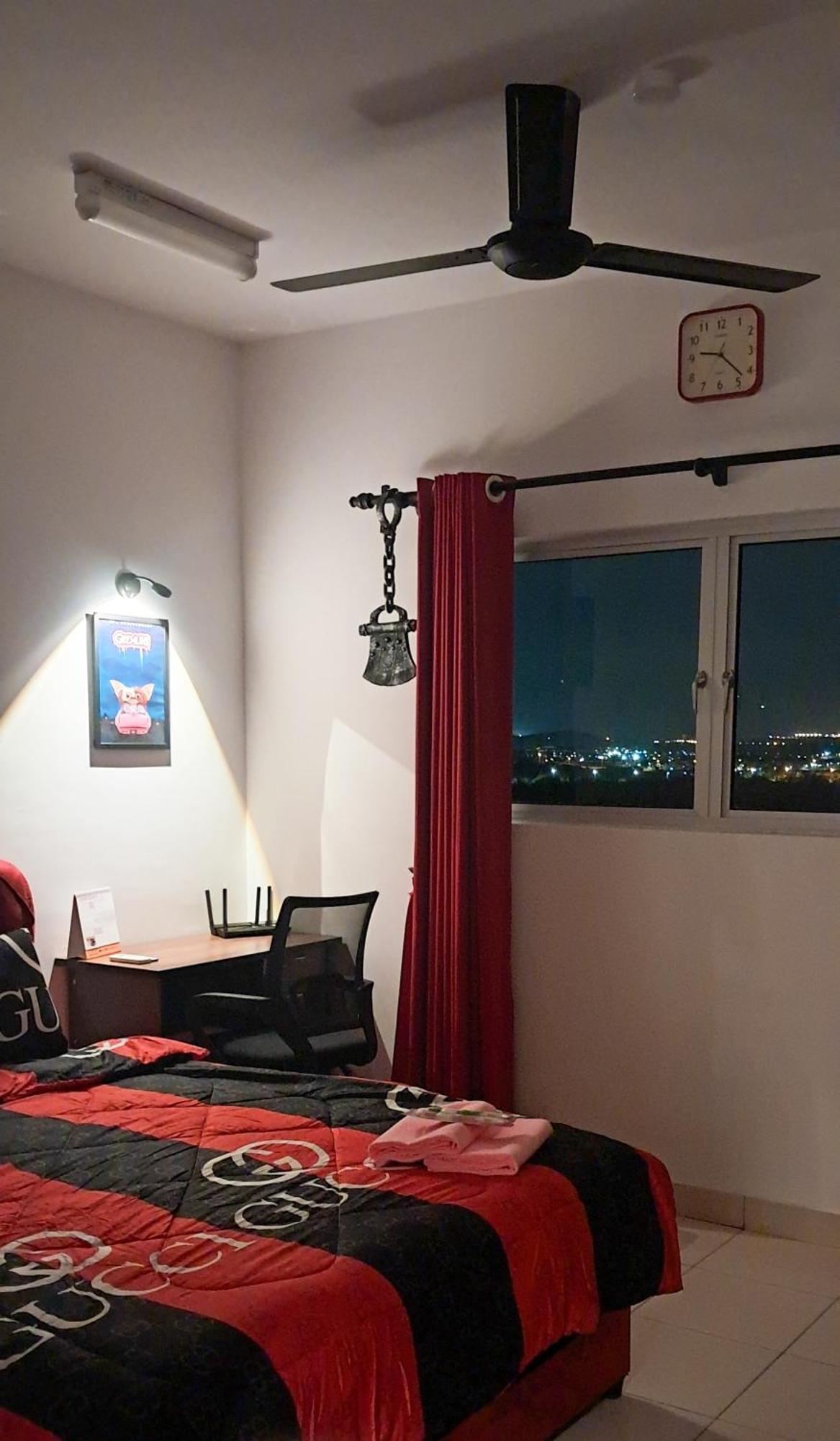 The Red Room Alanis Residence Sepang Bagian luar foto